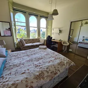 Guest house 39 Constitution Street