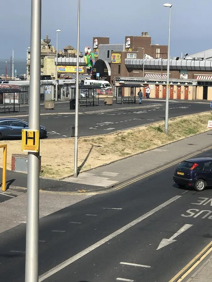 The Claire Michelle Hotel Blackpool Guest house